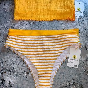 Body glove two piece bathing suit